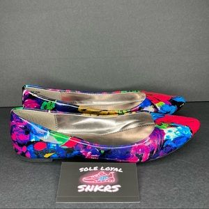 STEVE MADDEN ‎ ladies Multi Color PU UPPER  Flat Pointed shoes sz 6.5M